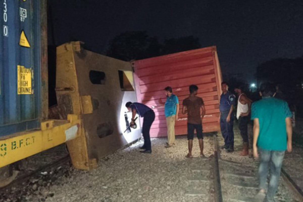 ব্রাহ্মণবাড়িয়ায় বগি লাইনচ্যুত, ঢাকার সঙ্গে ২ বিভাগের রেল যোগাযোগ বন্ধ