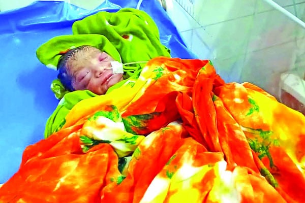 দিনাজপুরে চলন্ত ট্রেনে সন্তান প্রসব