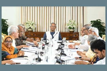 জরুরি বৈঠকে উপদেষ্টা পরিষদ