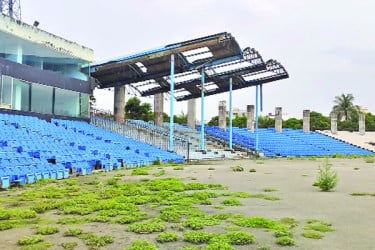 রিয়া গোপ স্টেডিয়ামের বেহাল দশা