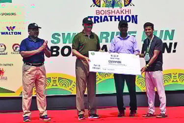 কক্সবাজারে বৈশাখী ট্রায়াথলন