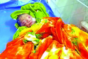 দিনাজপুরে চলন্ত ট্রেনে সন্তান প্রসব