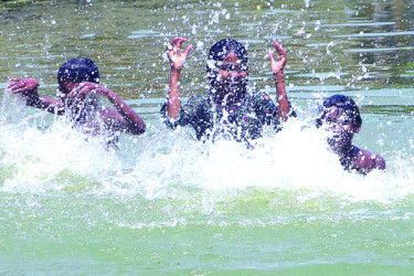 খরতাপে পুড়ছে রাজশাহী