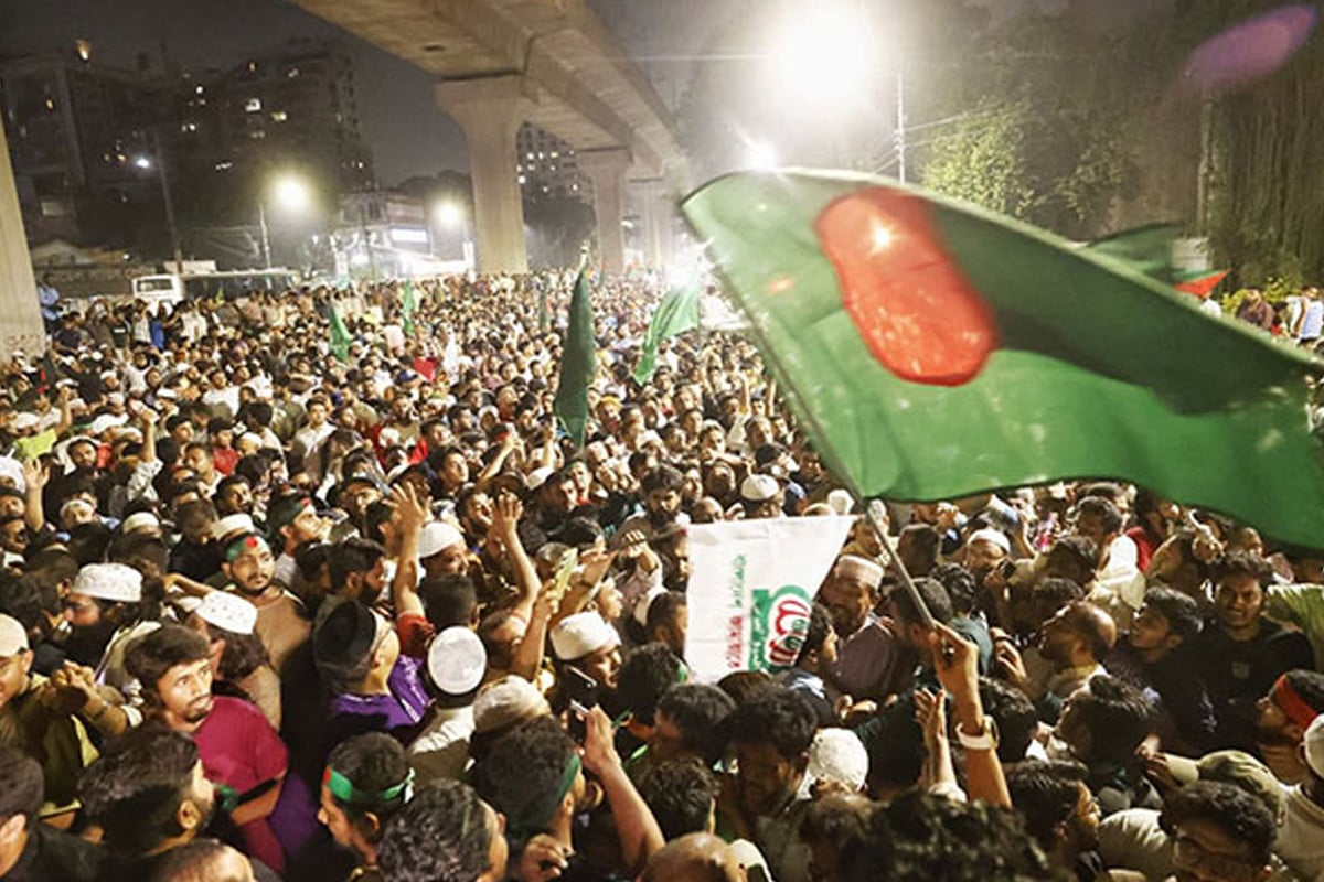 আ. লীগ নিষিদ্ধের খবরে রাজধানীতে ছাত্র-জনতার উল্লাস