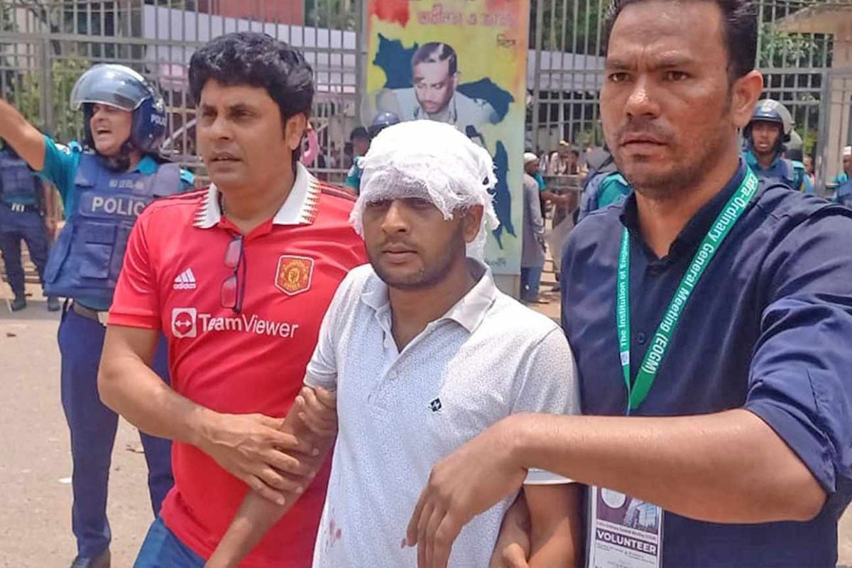বিএনপিপন্থি প্রকৌশলীদের ওপর আওয়ামীপন্থিদের হামলা, পুলিশসহ আহত ১৫
