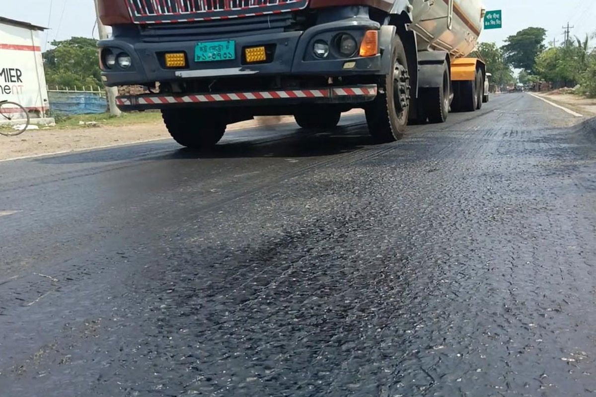 বাগেরহাটে দাবদাহে স্থবির জনজীবন