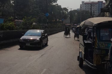 গরমে কাহিল চট্টগ্রামের জনজীবন