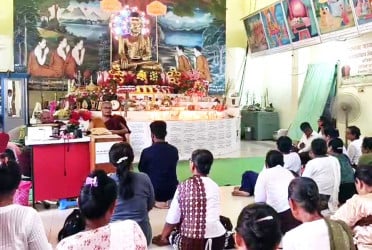 কুয়াকাটায় নানা আয়োজনে বুদ্ধ পূর্ণিমা পালিত