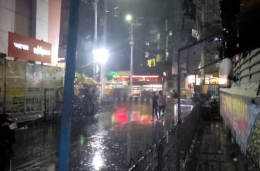 তাপপ্রবাহের পর রাজধানীতে স্বস্তির বৃষ্টি
