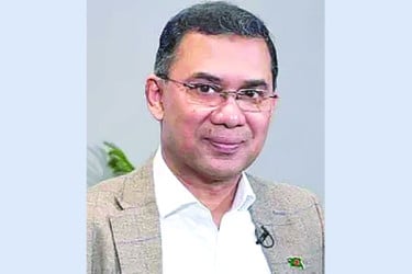 মহীয়সী মায়ের শিক্ষায় শিশুর ভবিষ্যৎ