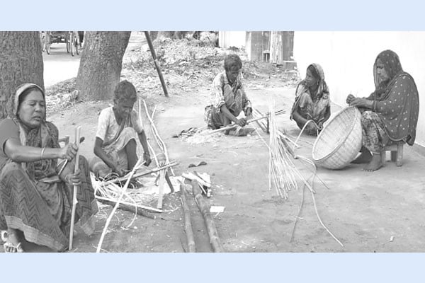 জয়পুরহাটে দুর্দিনে বাঁশশিল্প