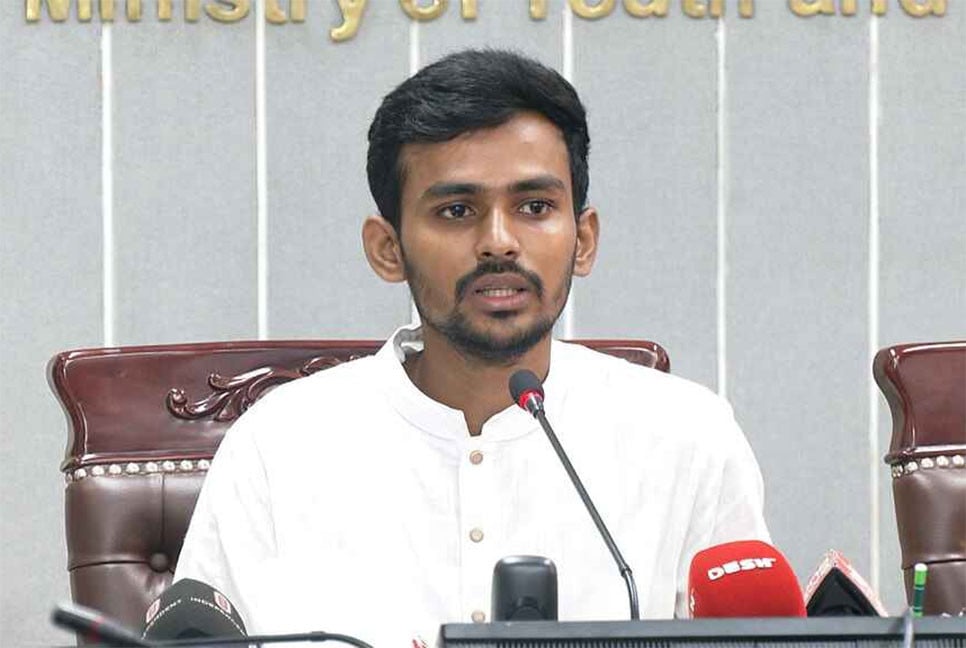 ঘুষ, দুর্নীতি ও অনিয়ম : ৯০৯ ইমেইলে অভিযোগ-পরামর্শ পেলেন উপদেষ্টা আসিফ