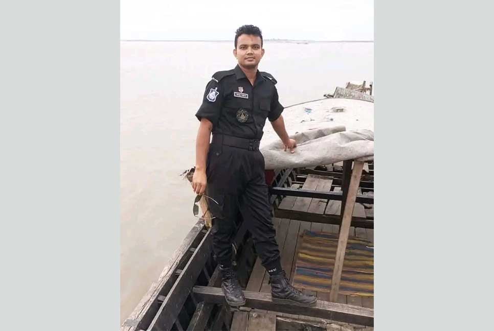 কালবৈশাখী ঝড়ে গাছের ডাল ভেঙে র‍্যাব সদস্য নিহত