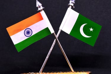 সোমবার সরাসরি আলোচনায় বসছে ভারত-পাকিস্তান