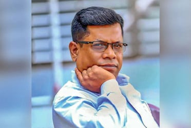 পুঁজিবাজারে প্রধান উপদেষ্টার ৫ টনিক, অপেক্ষায় ব্যবসায়ী-বিনিয়োগকারীরা
