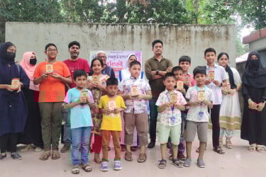 কুমিল্লায় মা দিবস উপলক্ষে চিত্রাঙ্কন প্রতিযোগিতা