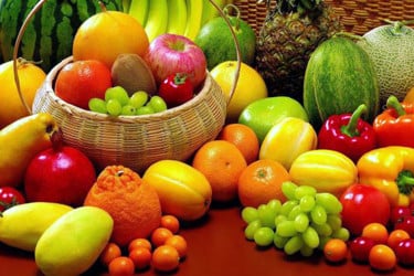 গরমে শরীর চাঙ্গা রাখবে যেসব ফল