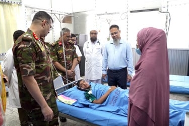 রাজধানীতে হিটস্ট্রোক সেন্টার উদ্বোধন, মিলবে বিনামূল্যে চিকিৎসা সেবা