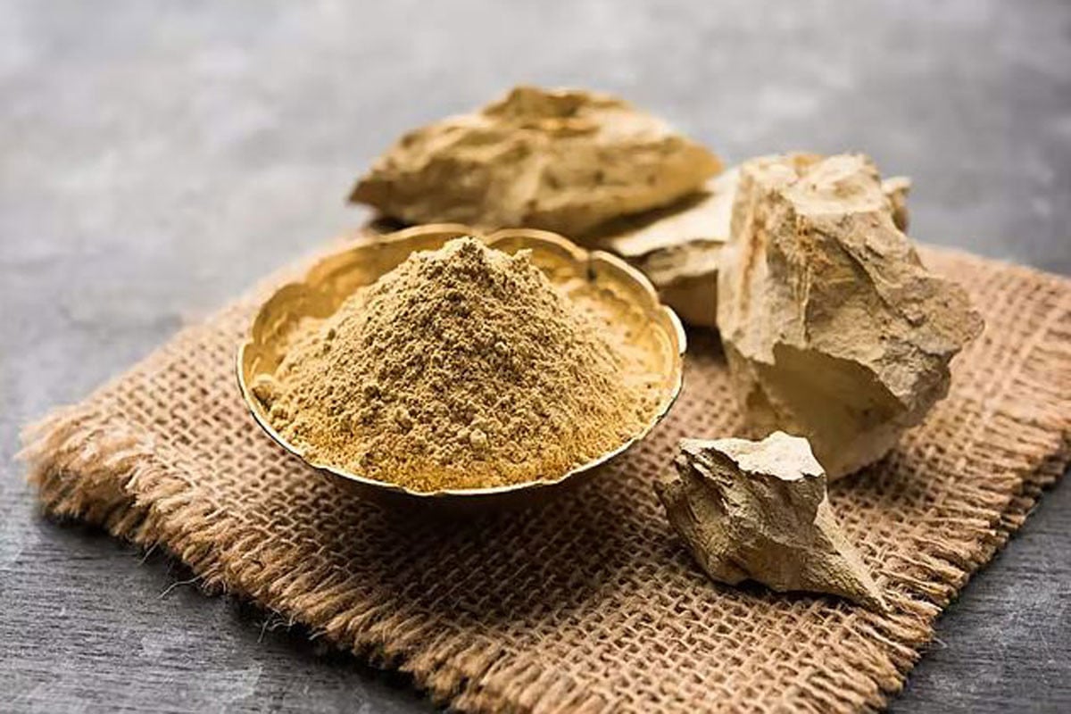 গরমে ত্বকের যত্নে মুলতানি মাটি