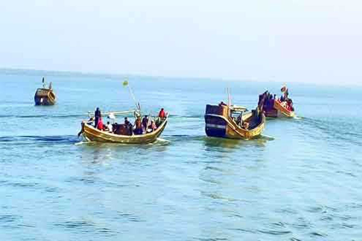 আরাকান আর্মির গুলিতে দুই বাংলাদেশি গুলিবিদ্ধ, ৩ জেলেকে অপহরণ