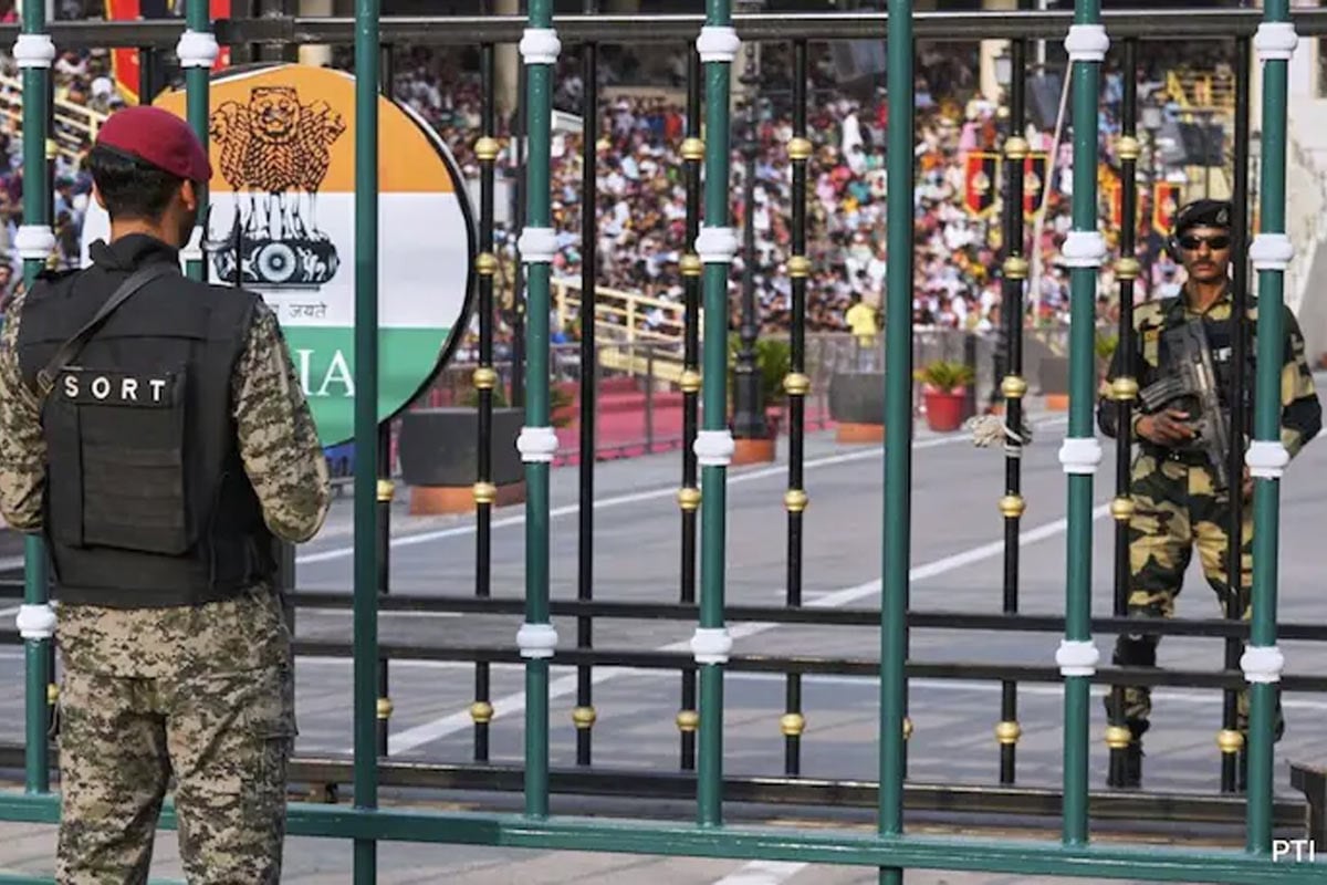 ভারত-পাকিস্তানের প্রথম সেনা বৈঠকে যে সিদ্ধান্ত হলো
