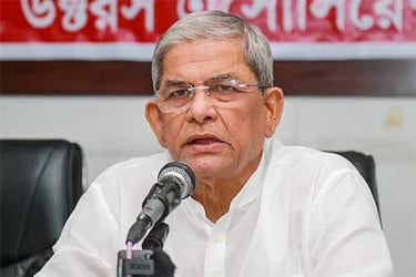 চিকিৎসার জন্য ব্যাংকক গেলেন মির্জা ফখরুল