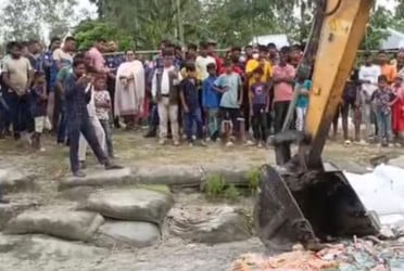 কুড়িগ্রামে অনুমোদনহীন আইসক্রিম 
ফ্যাক্টরিতে জরিমানা