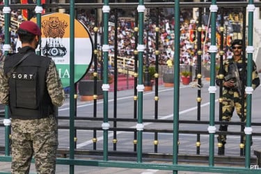 ভারত-পাকিস্তানের প্রথম সেনা বৈঠকে যে সিদ্ধান্ত হলো
