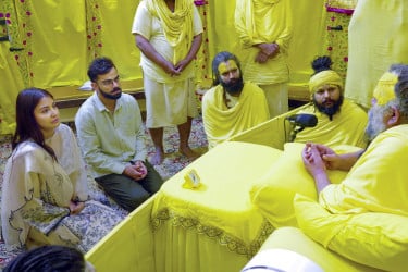 টেস্ট ক্রিকেটকে বিদায় জানিয়ে বৃন্দাবনে কোহলি