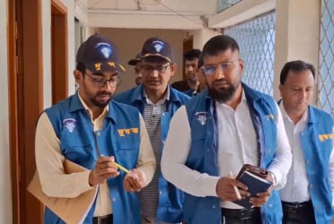 মাদারীপুর সদর হাসপাতালে দুদকের অভিযান