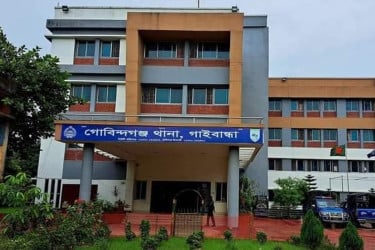 গাইবান্ধায় ভটভটি উল্টে মাছ ব্যবসায়ী নিহত
