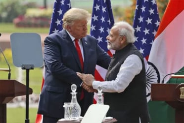 কাশ্মীর নিয়ে ট্রাম্পের মধ্যস্থতার প্রস্তাব কি ভারতকে বিব্রত করলো?