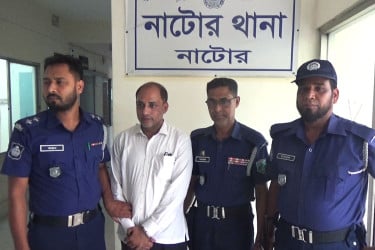 নাটোরে জেলা স্বেচ্ছাসেবক লীগ সভাপতি ডলার গ্রেফতার