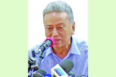 বিনিয়োগ নিয়ে দেশে চলছে সার্কাস