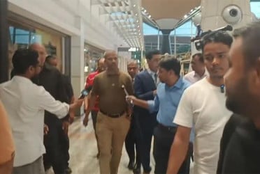 শ্রমবাজার নিয়ে আলোচনা করতে মালয়েশিয়ায় আসিফ নজরুল
