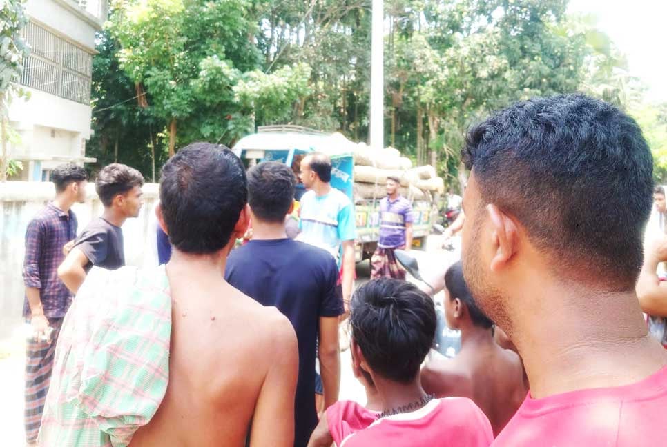 কালীগঞ্জে সড়ক দুর্ঘটনায় মোটরসাইকেল চালক নিহত