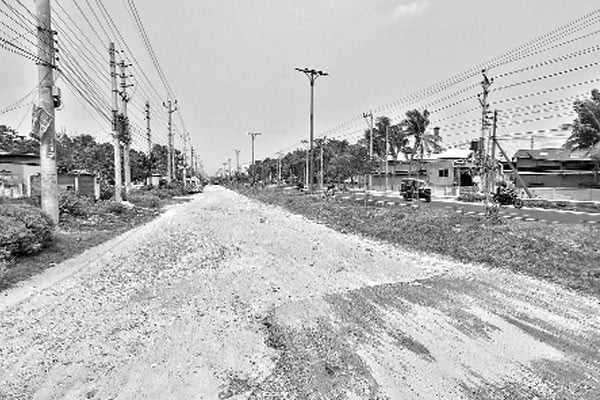 মামলায় বন্ধ মহাসড়কে নির্মাণকাজ