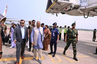 চট্টগ্রাম পৌঁছেছেন প্রধান উপদেষ্টা