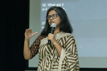 প্রথম আলোর রিপোর্ট নিয়ে বিতর্ক