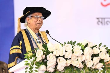 শিক্ষার্থীদের নতুন বিশ্ব গড়ার স্বপ্ন দেখার আহ্বান প্রধান উপদেষ্টার