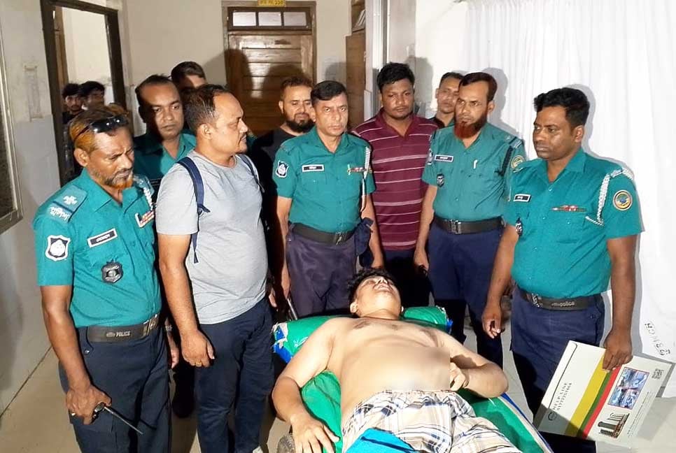 পালিয়ে যাওয়া সেই নিষিদ্ধ ছাত্রলীগ নেতা গ্রেপ্তার