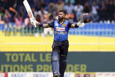 পিএসএল ছেড়ে আইপিএলে কুসাল মেন্ডিস