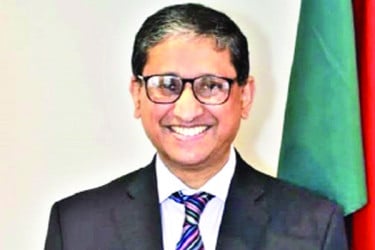 বাংলাদেশসহ পাঁচ রাষ্ট্রদূতের পরিচয় পেশ হঠাৎ স্থগিত