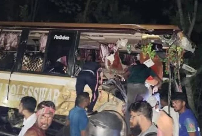 গোপালগঞ্জে বাস-ট্রাক মুখোমুখি সংঘর্ষে নিহত ৩
