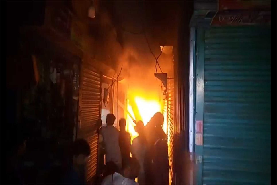 শ্রীনগর বাজারে অগ্নিকাণ্ড
