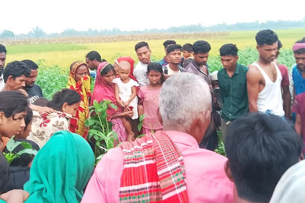 পাটখেতে মিলল দগ্ধ নারীর লাশ