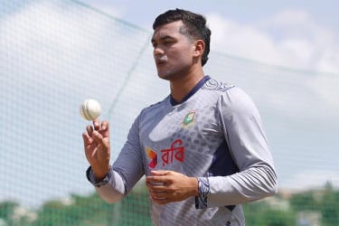 কবে মাঠে ফিরছেন তাসকিন?