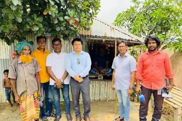 প্রতিবন্ধী মালেকের পাশে শুভসংঘ