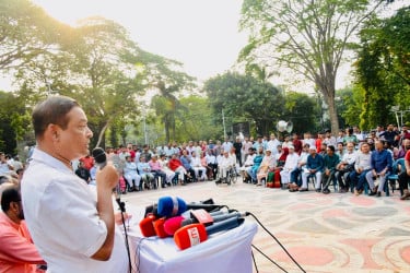 পানির ন্যায্য অধিকার না পেলে বাংলাদেশের অস্তিত্ব হুমকির মুখে পড়বে : কাদের গনি চৌধুরী