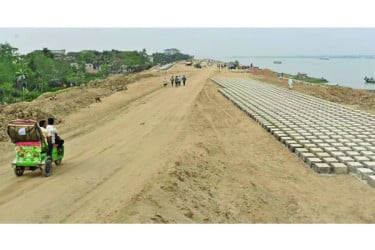 ৮ কিমি নির্মাণে আট বছর পার